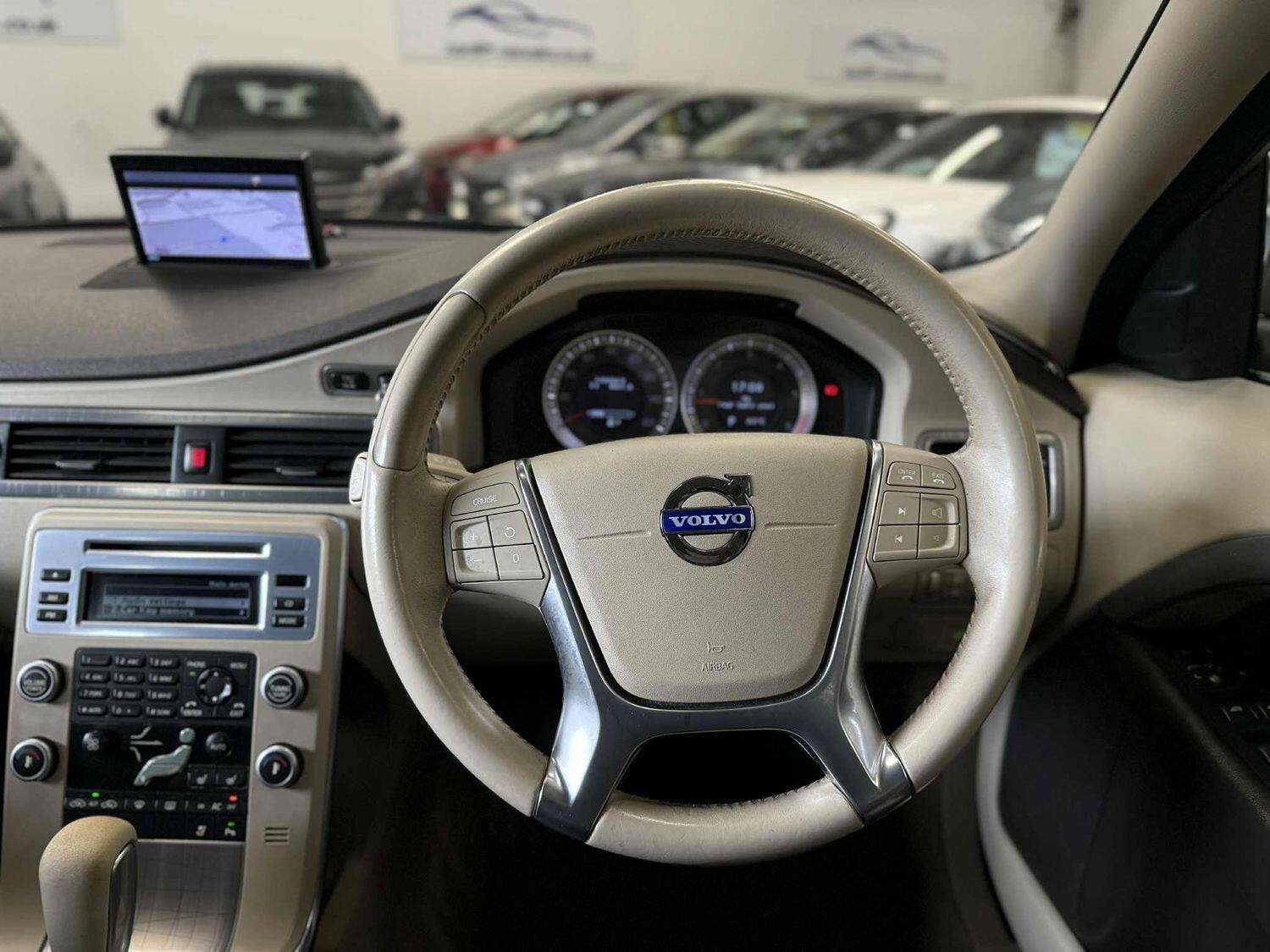 2011 VOLVO XC70 2011 VOLVO XC70