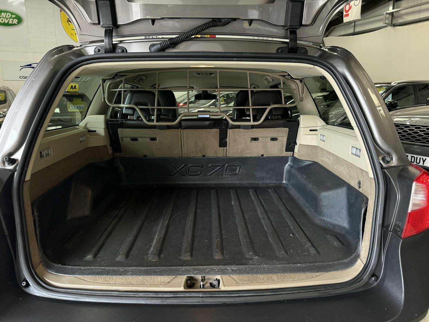 2011 VOLVO XC70 2011 VOLVO XC70