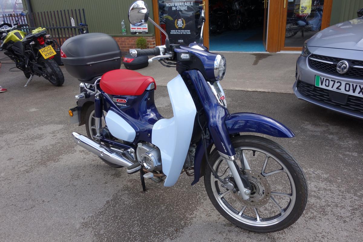Check out this Honda Super Cub 2019 Petrol Manual