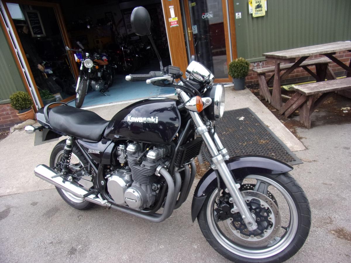 Check out this Kawasaki Zr 1996 Petrol Manual