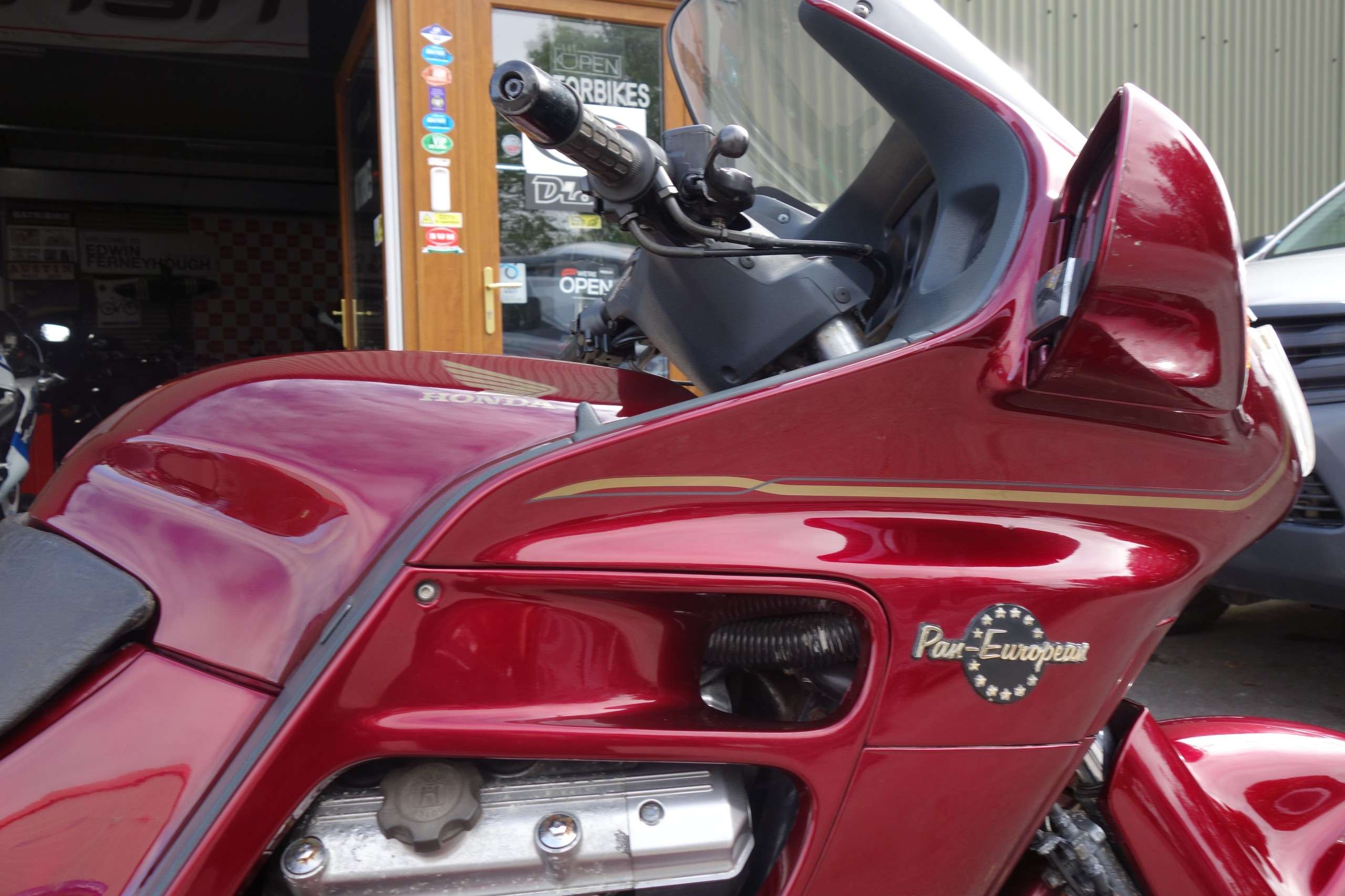 2001 HONDA ST1100 PAN EUROPEAN 2001 HONDA ST1100 PAN EUROPEAN