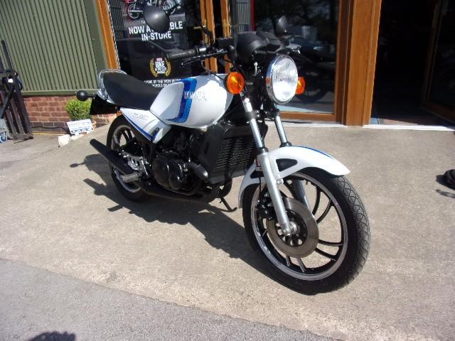 Check out this Yamaha Rd 1981 Petrol Manual