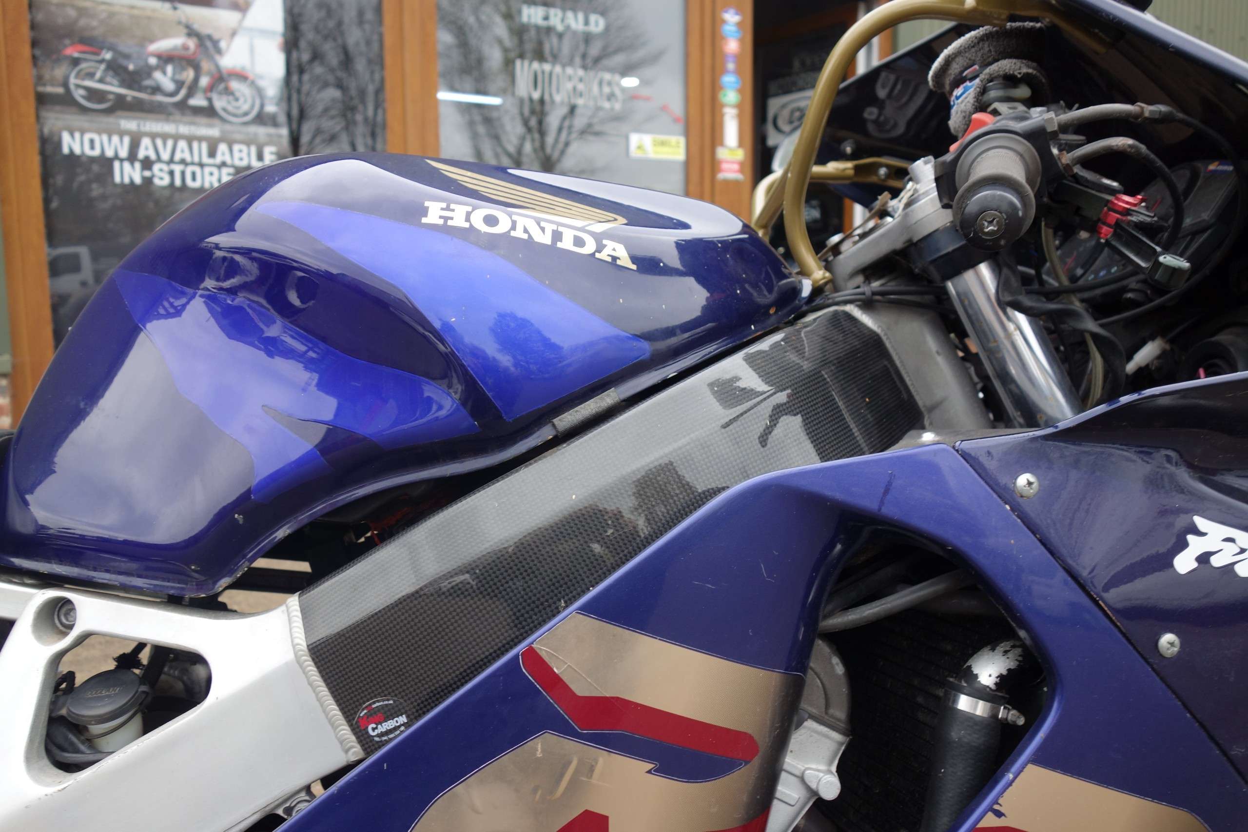 1999 HONDA CBR900 1999 HONDA CBR900