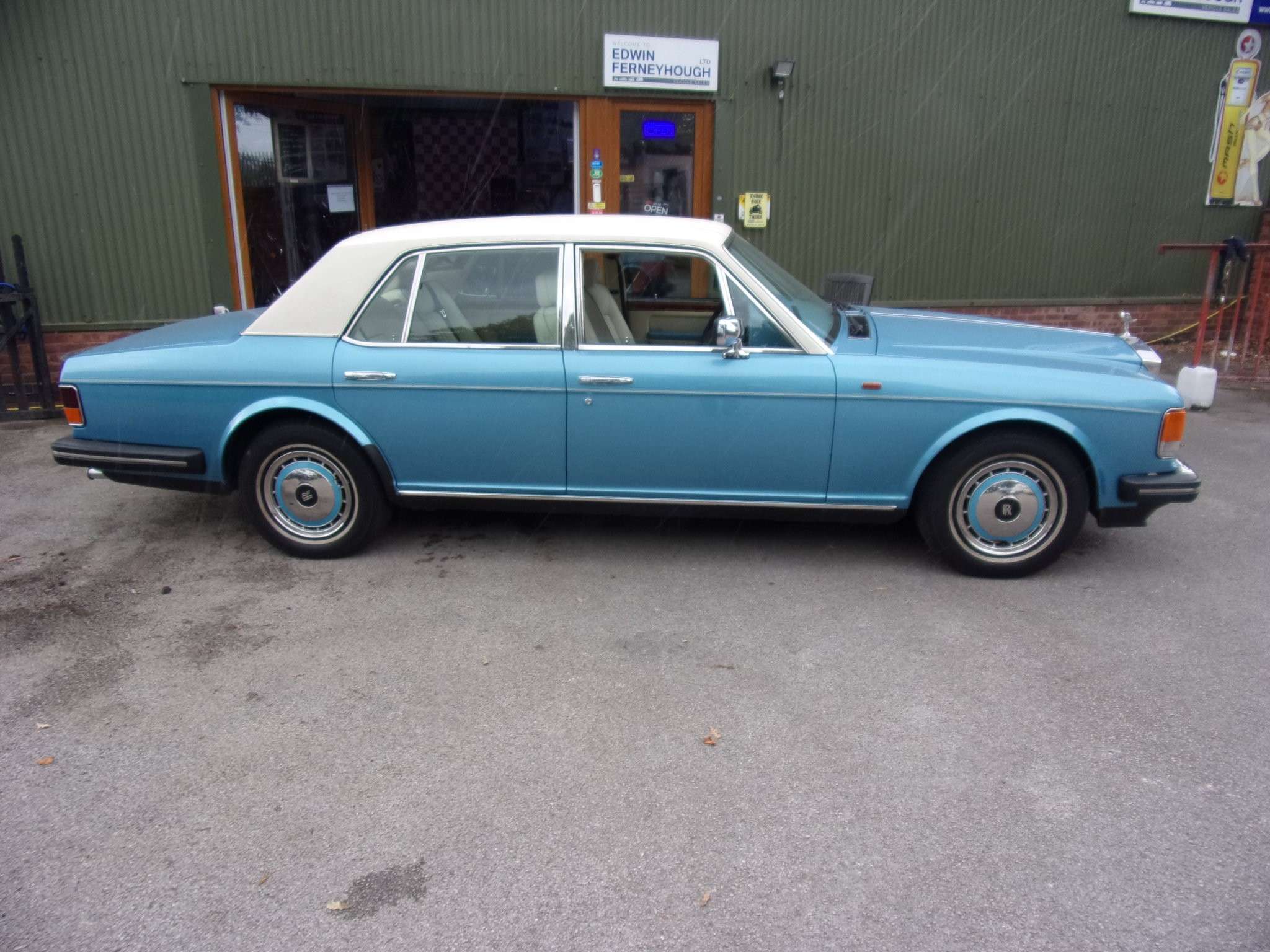 1991 ROLLS-ROYCE SILVER SPIRIT 1991 ROLLS-ROYCE SILVER SPIRIT