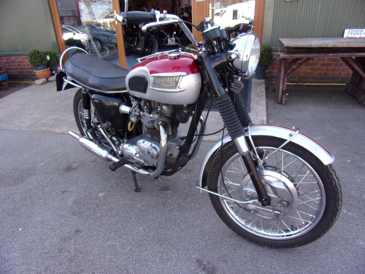 Check out this Triumph Tr6 1968 Petrol Manual