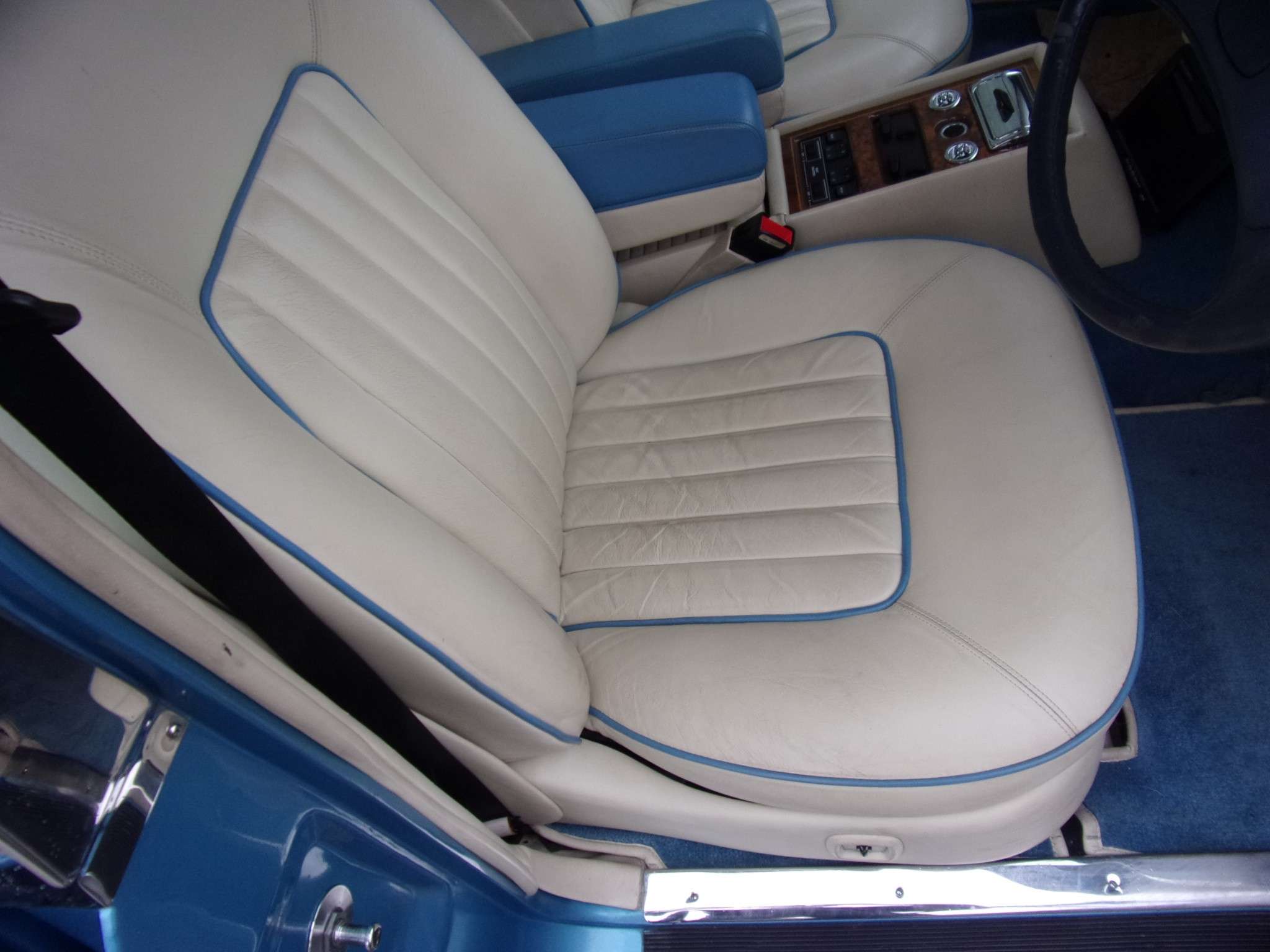 1991 ROLLS-ROYCE SILVER SPIRIT 1991 ROLLS-ROYCE SILVER SPIRIT