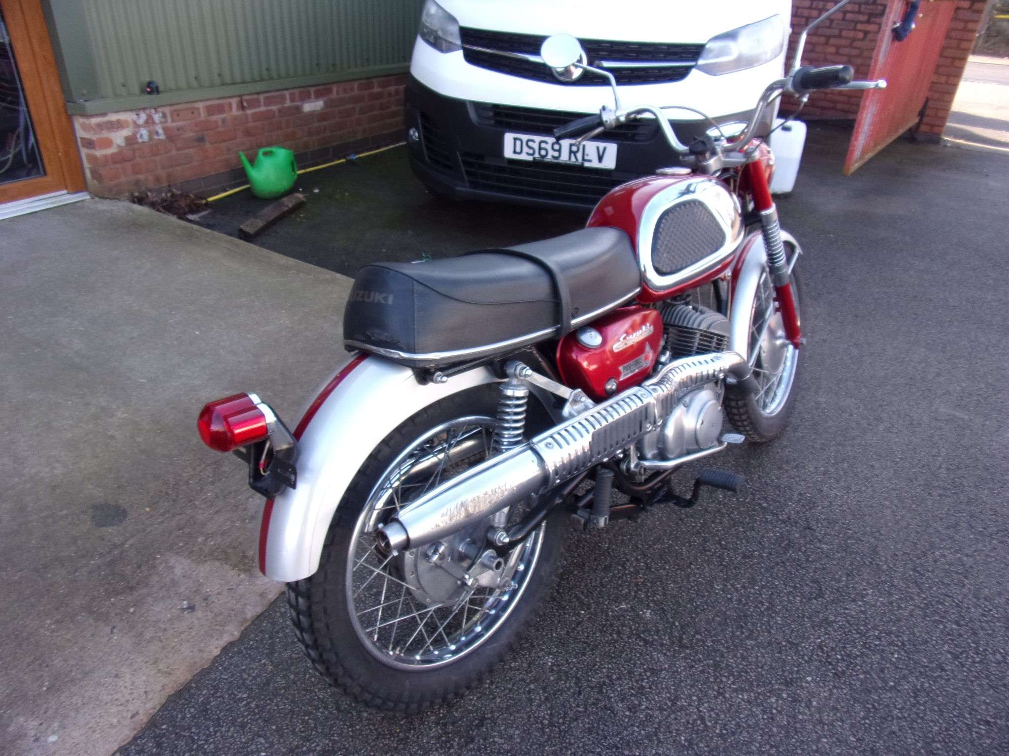 null SUZUKI T20 250 null SUZUKI T20 250