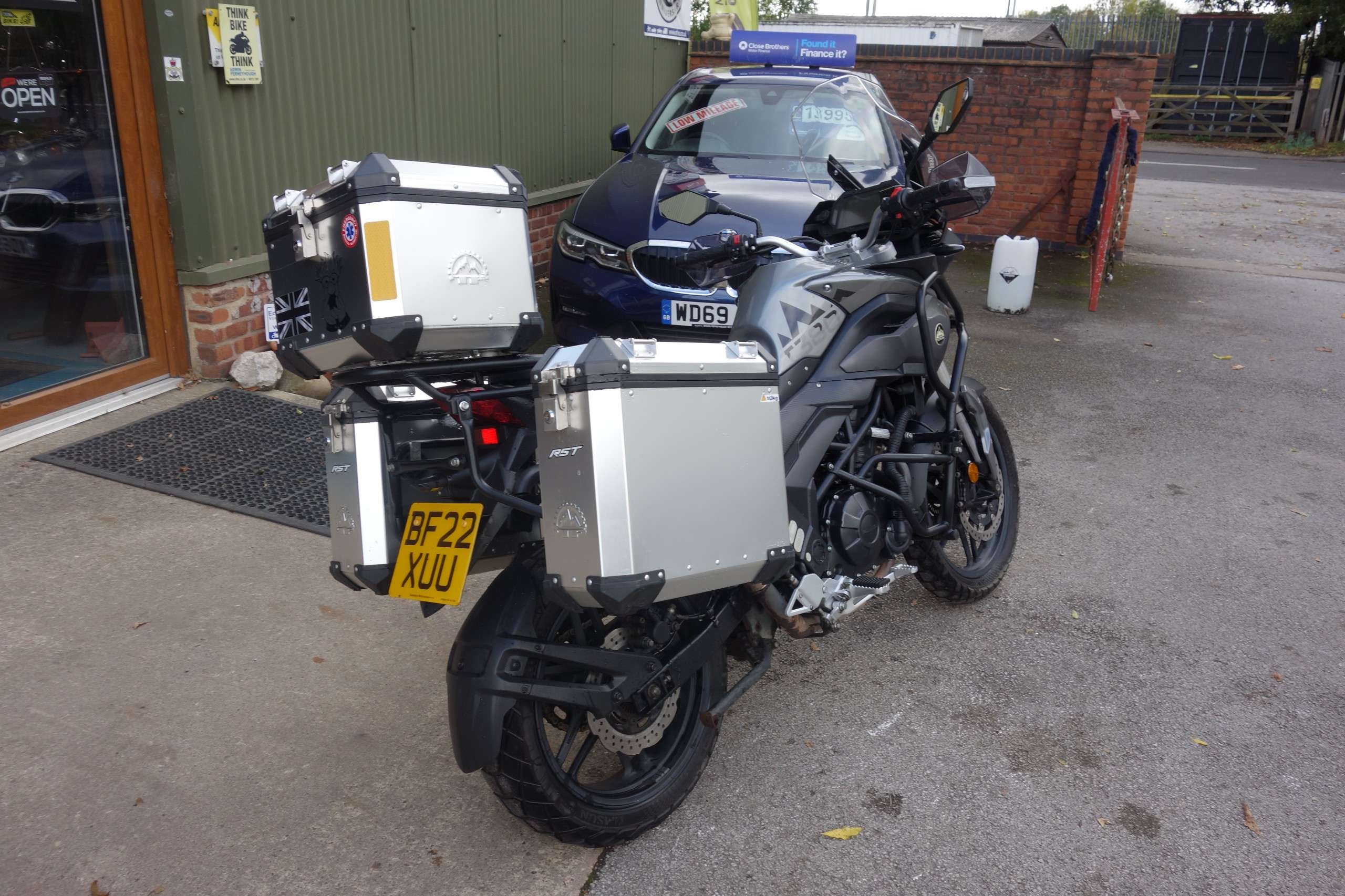 2022 SINNIS TERRAIN 2022 SINNIS TERRAIN