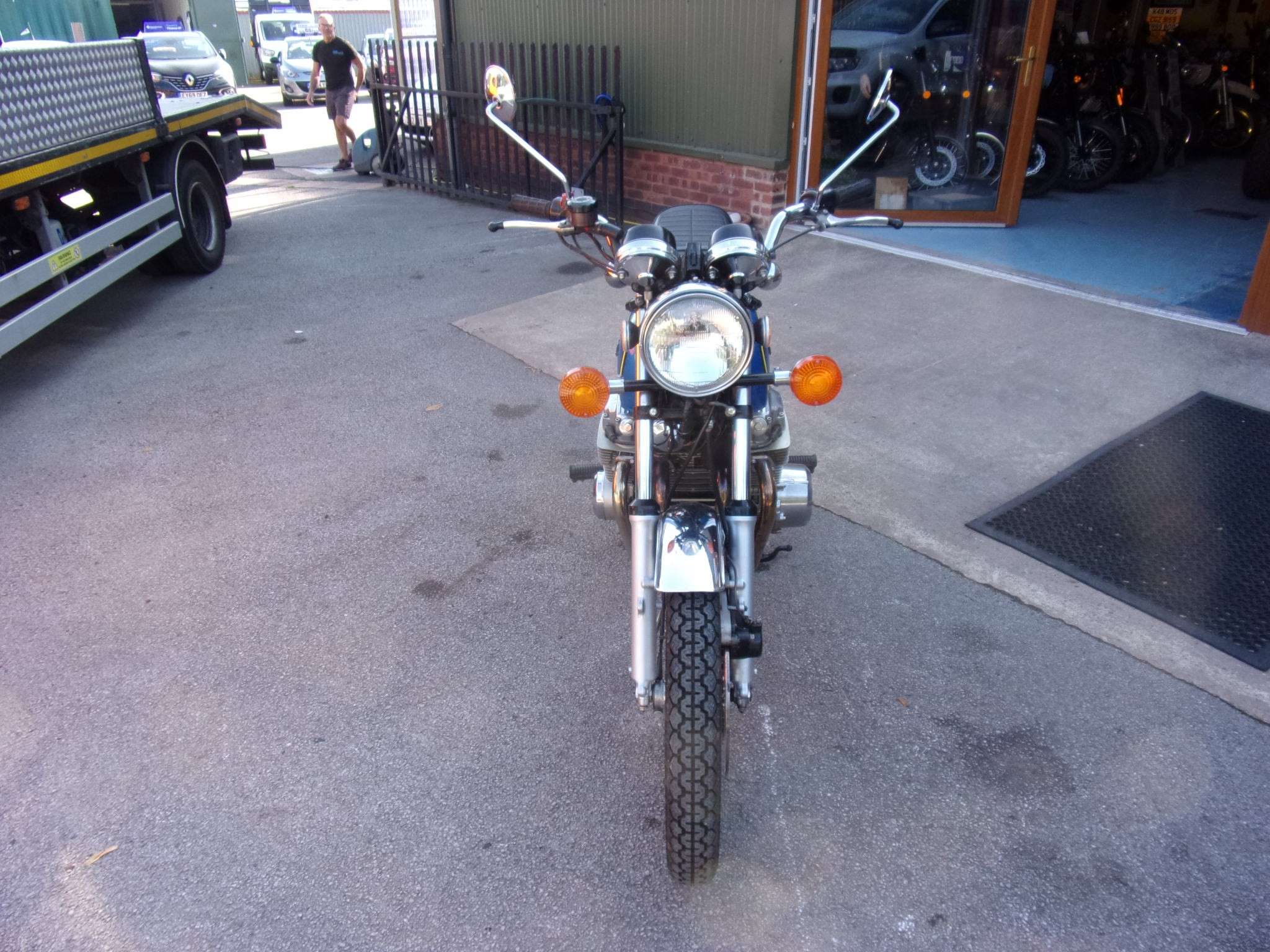 1975 HONDA CB750 1975 HONDA CB750