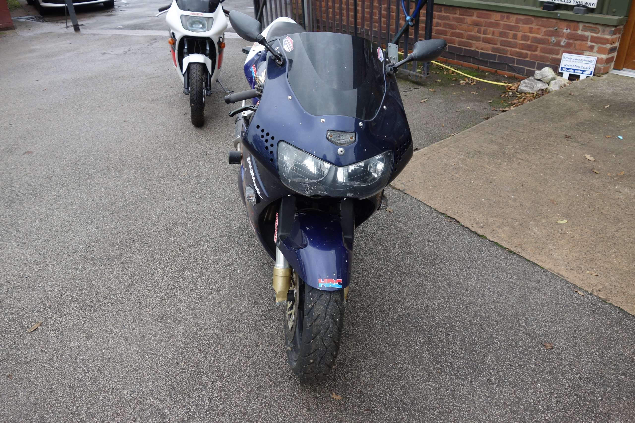 1999 HONDA CBR900 1999 HONDA CBR900