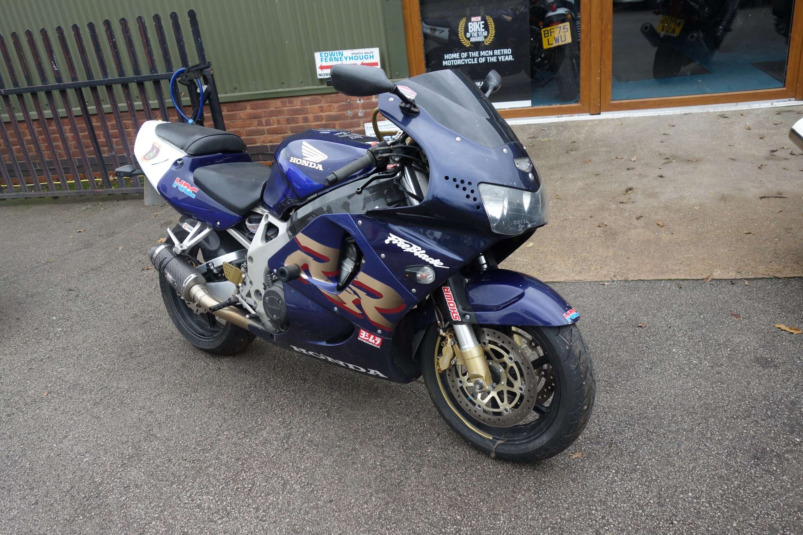 1999 HONDA CBR900 1999 HONDA CBR900