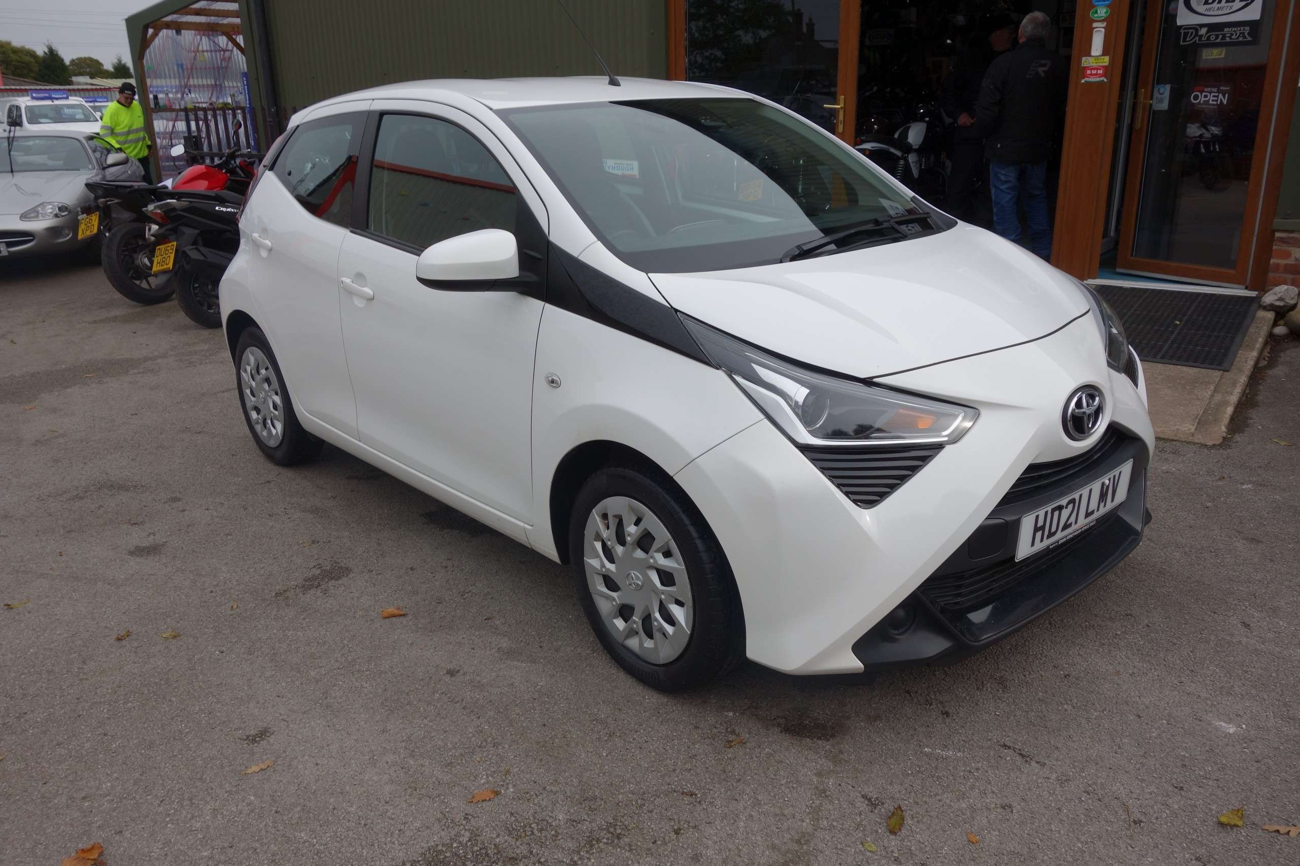 2021 TOYOTA AYGO 2021 TOYOTA AYGO