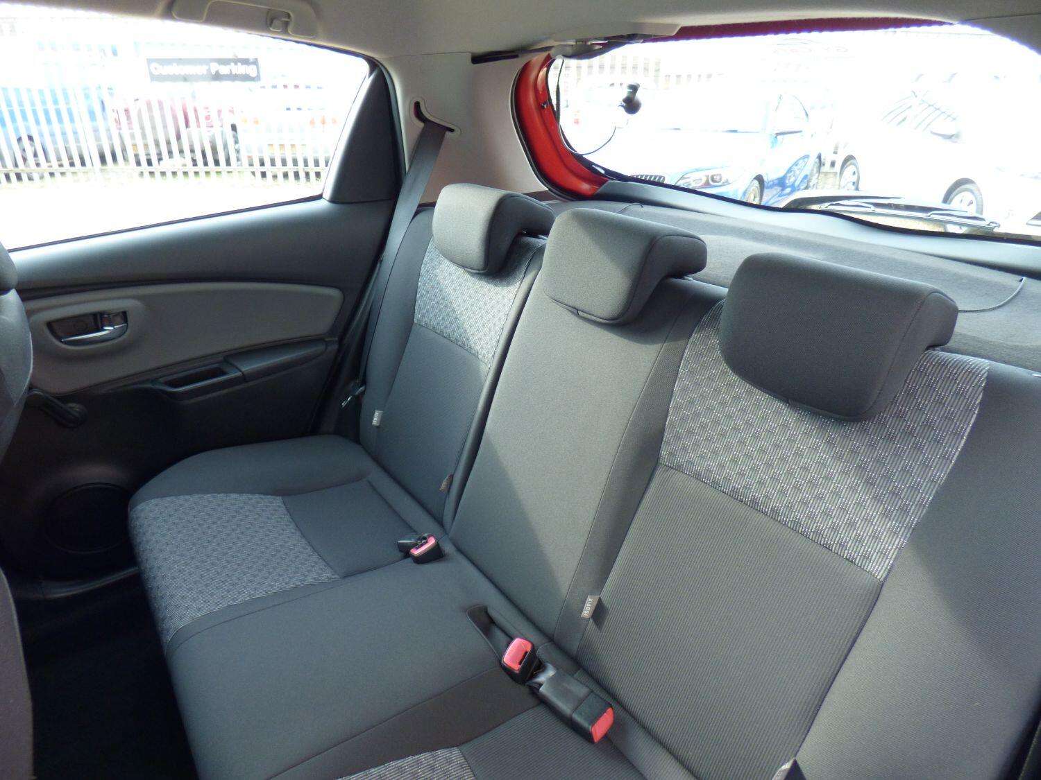 2015 TOYOTA YARIS 2015 TOYOTA YARIS