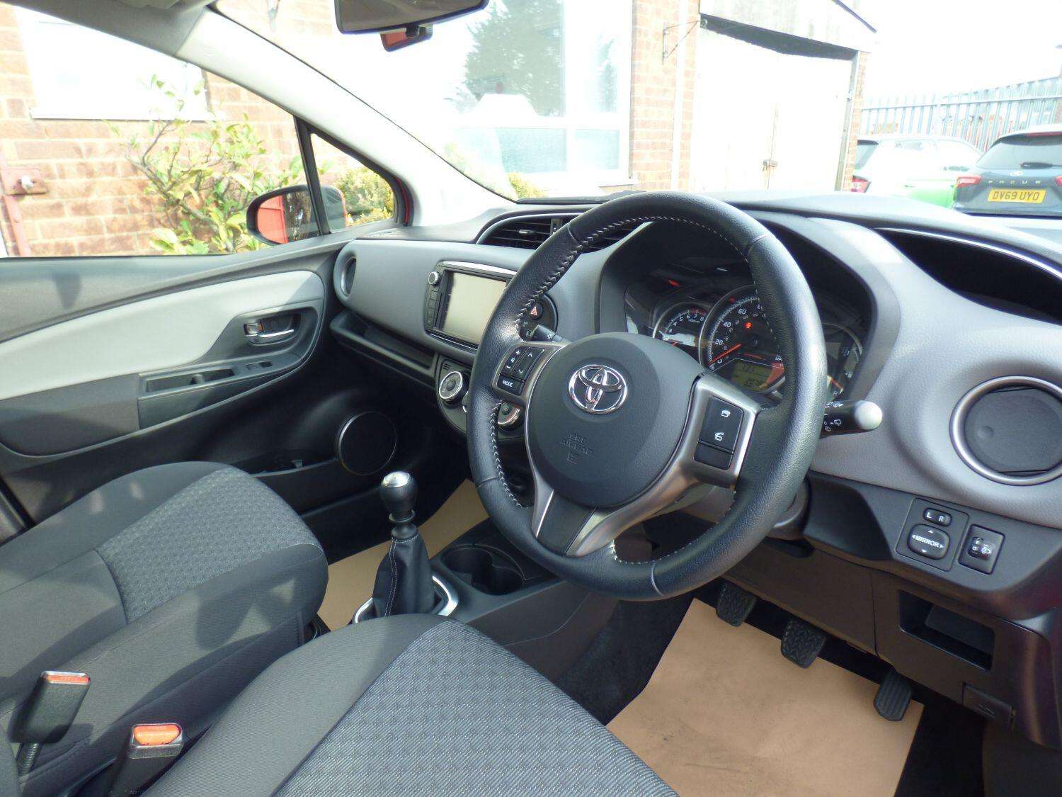 2015 TOYOTA YARIS 2015 TOYOTA YARIS