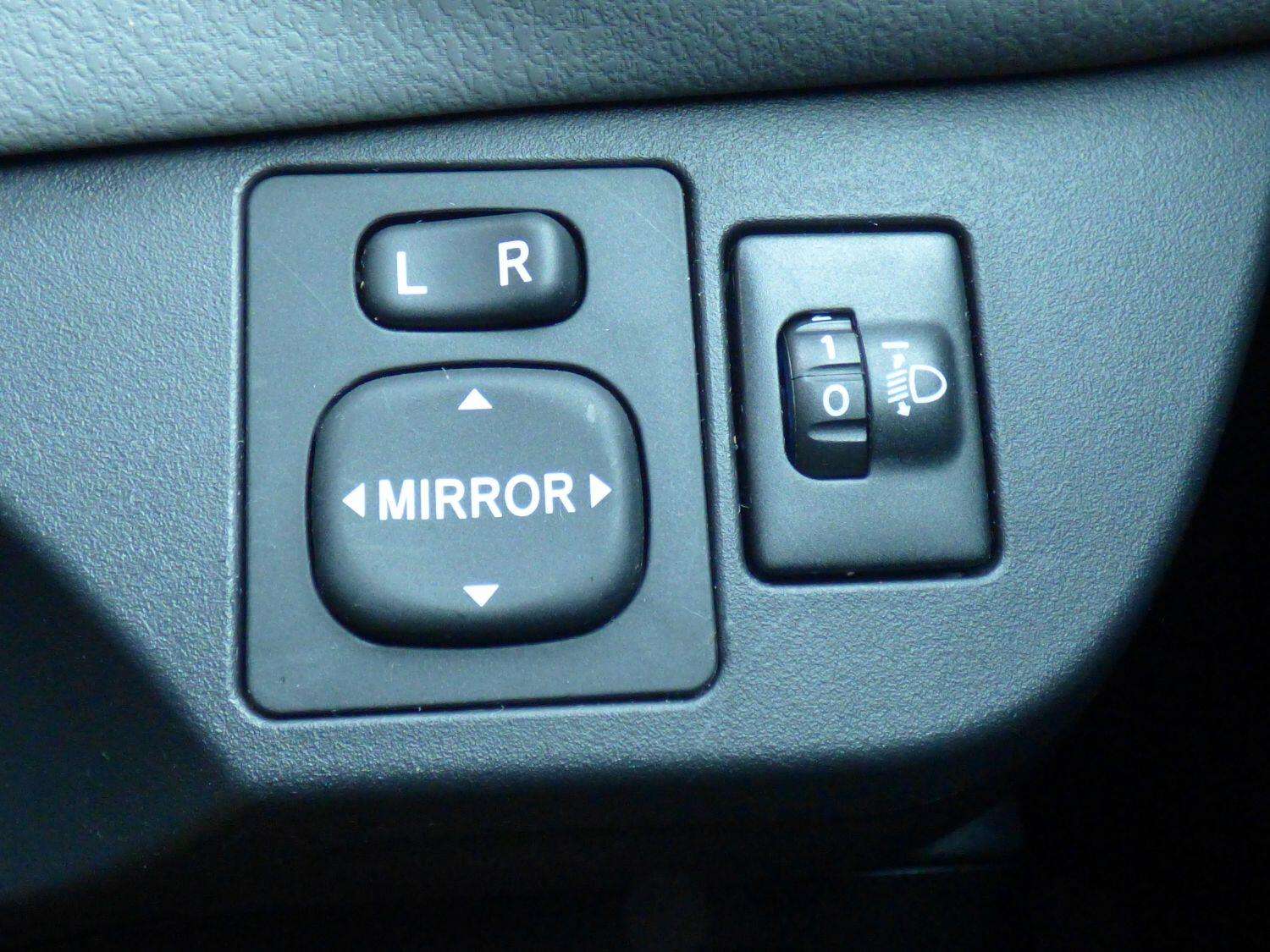 2015 TOYOTA YARIS 2015 TOYOTA YARIS