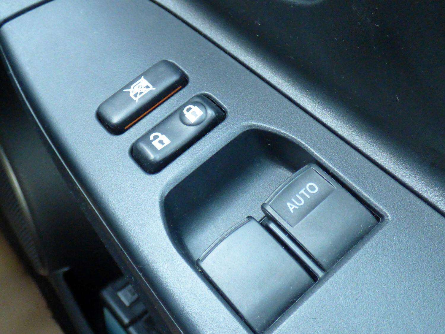 2015 TOYOTA YARIS 2015 TOYOTA YARIS