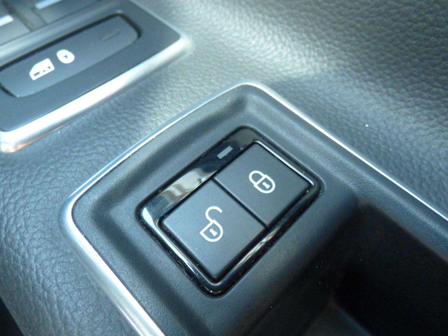 2015 JAGUAR XF 2015 JAGUAR XF