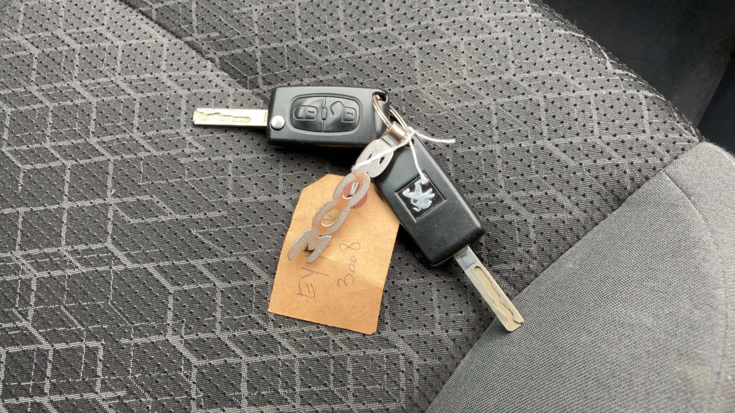 2014 PEUGEOT 3008 2014 PEUGEOT 3008