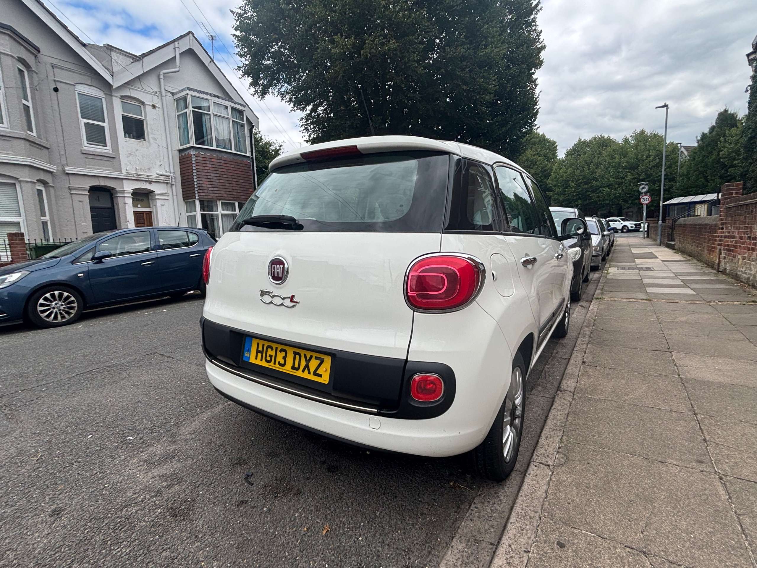 2013 FIAT 500L 2013 FIAT 500L