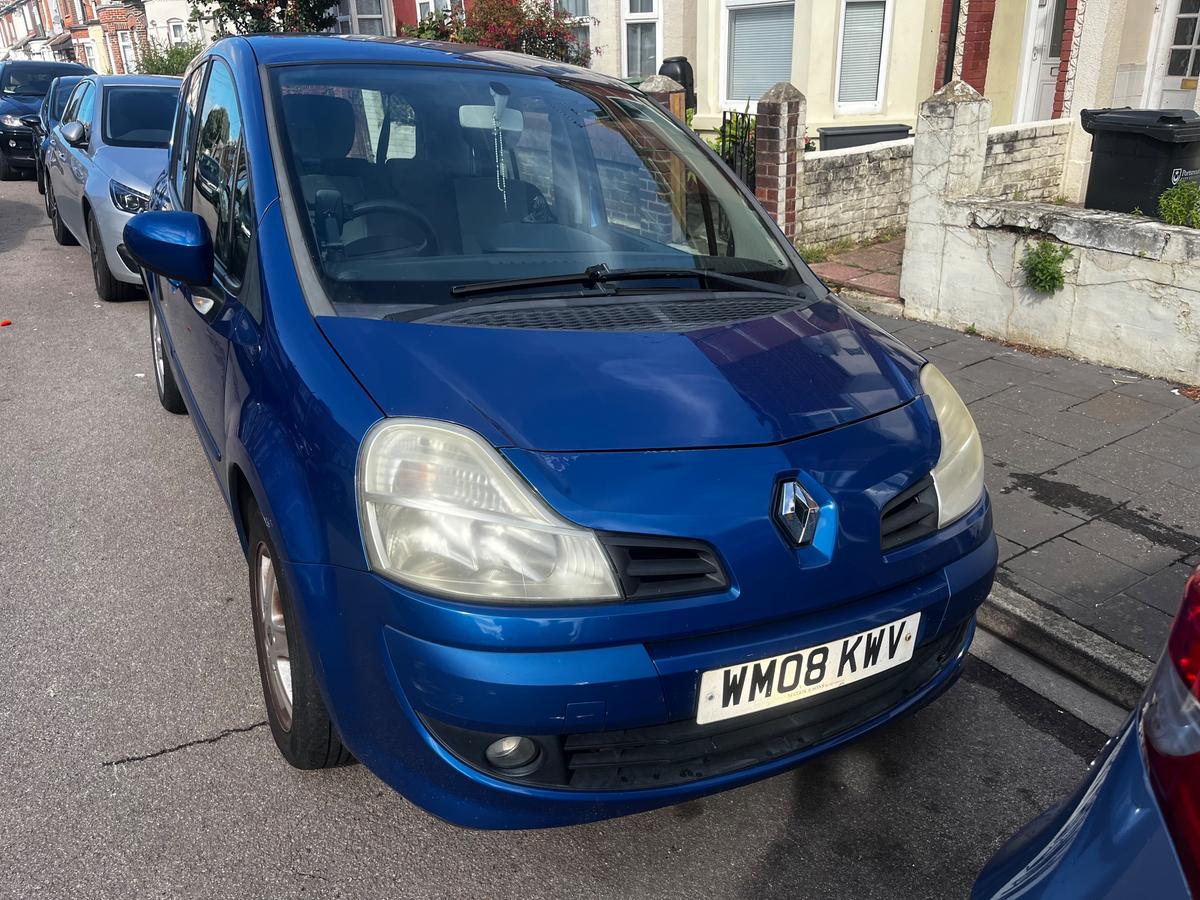 Check out this Renault Grand Modus 2008 Petrol Manual