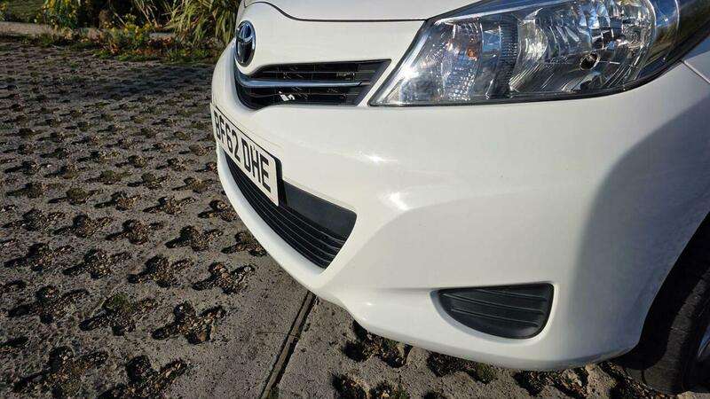 2012 TOYOTA YARIS 2012 TOYOTA YARIS