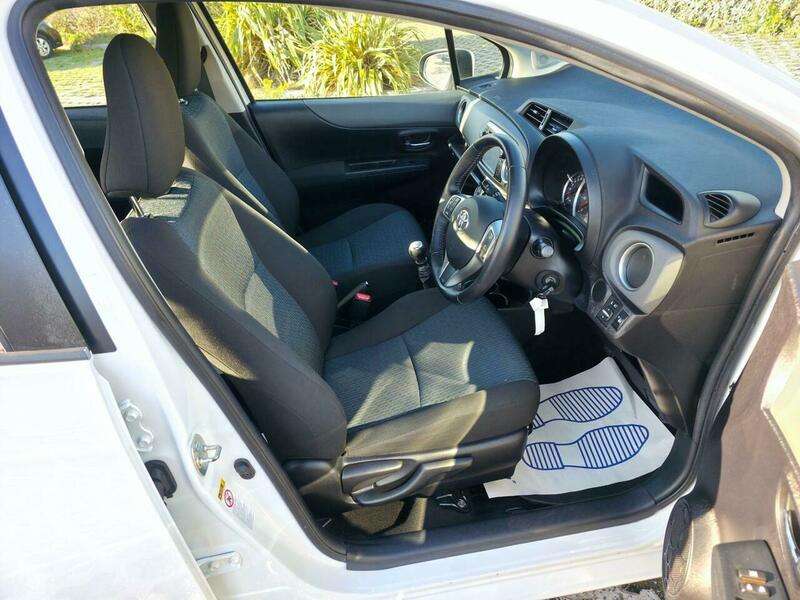 2012 TOYOTA YARIS 2012 TOYOTA YARIS