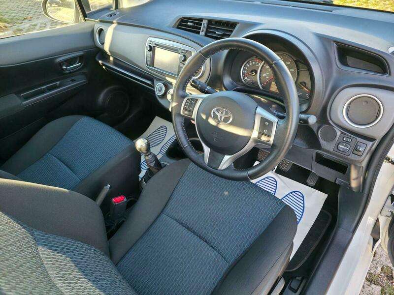 2012 TOYOTA YARIS 2012 TOYOTA YARIS