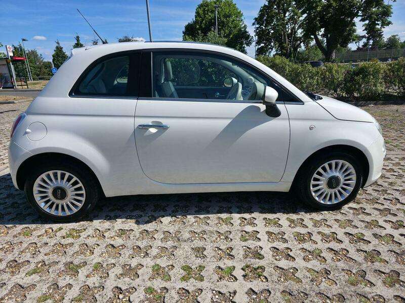 2011 FIAT 500 2011 FIAT 500