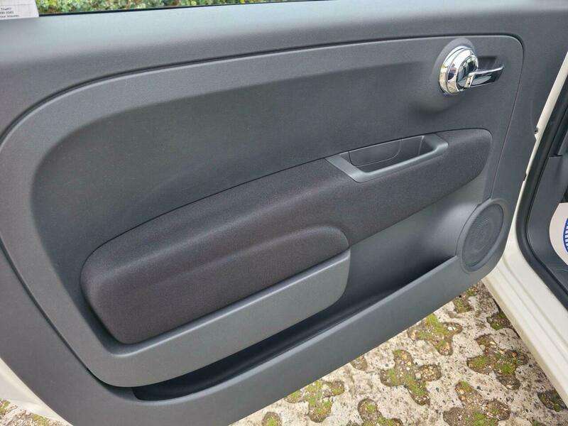 2017 FIAT 500 2017 FIAT 500