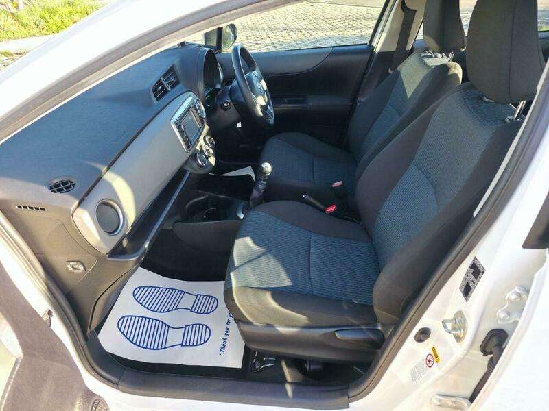 2012 TOYOTA YARIS 2012 TOYOTA YARIS