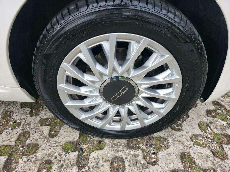 2017 FIAT 500 2017 FIAT 500