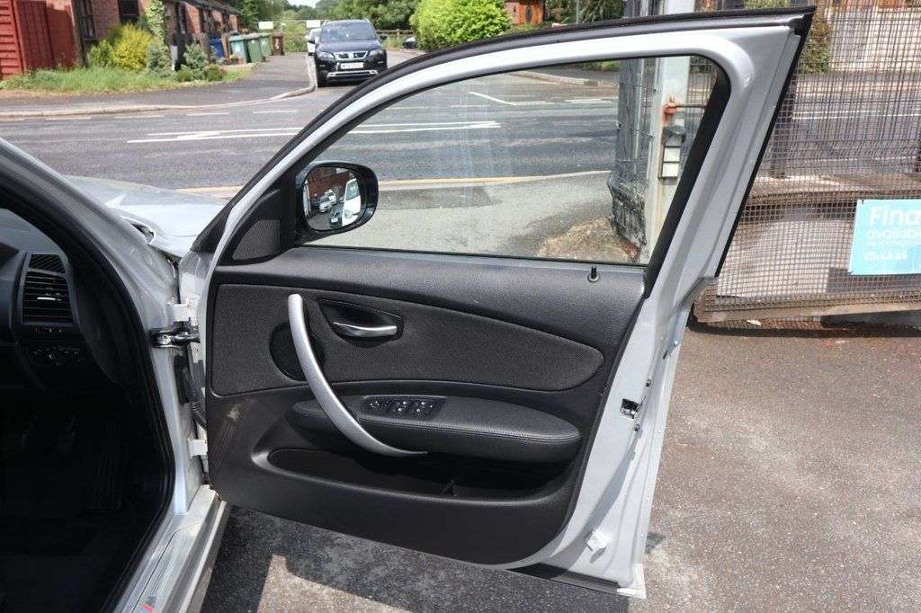 2010 BMW 1 SERIES 2010 BMW 1 SERIES