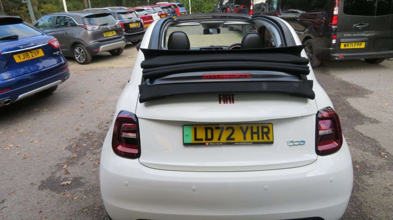 2022 FIAT 500E C 2022 FIAT 500E C
