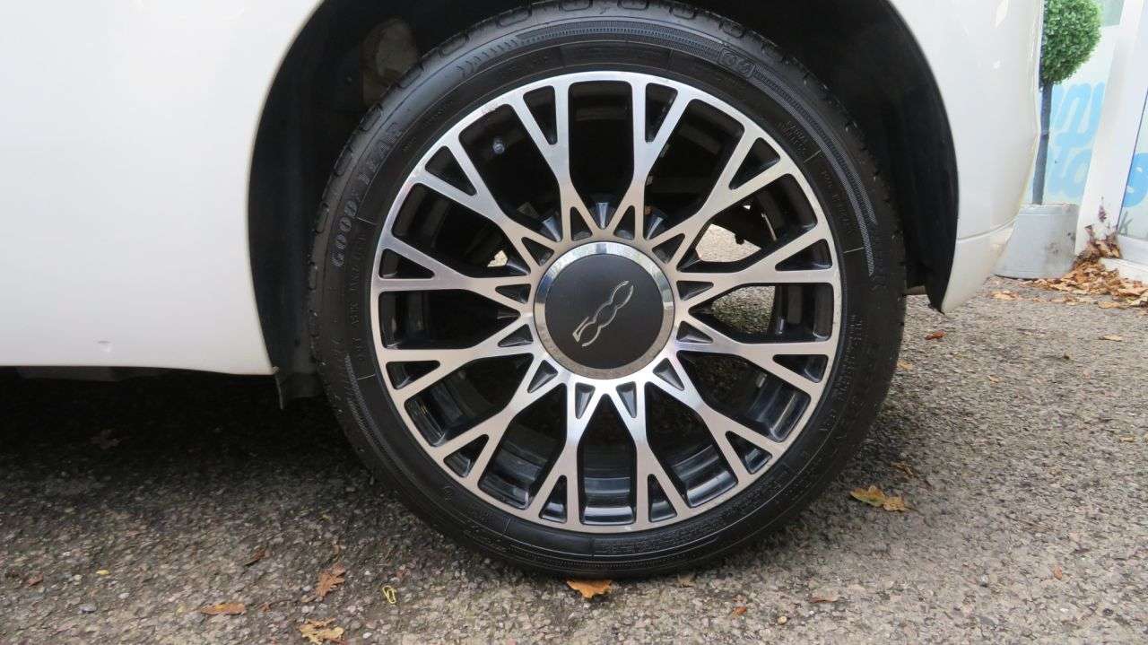 2021 FIAT 500 2021 FIAT 500