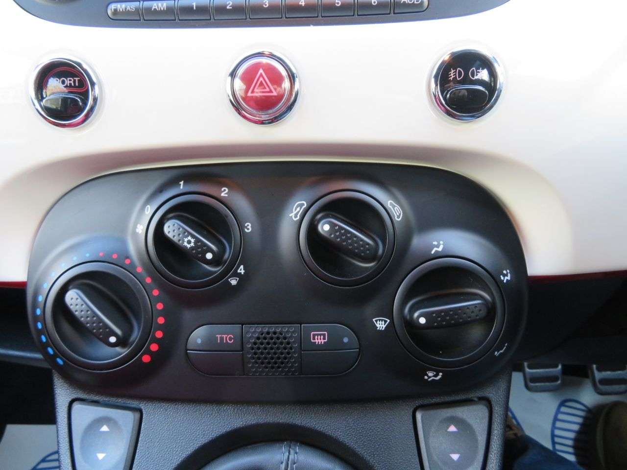 2011 ABARTH 595C 2011 ABARTH 595C