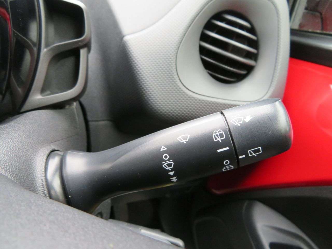 2015 PEUGEOT 108 2015 PEUGEOT 108