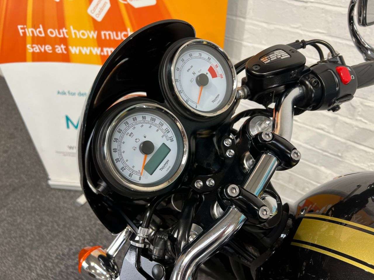 2016 TRIUMPH THRUXTON 2016 TRIUMPH THRUXTON