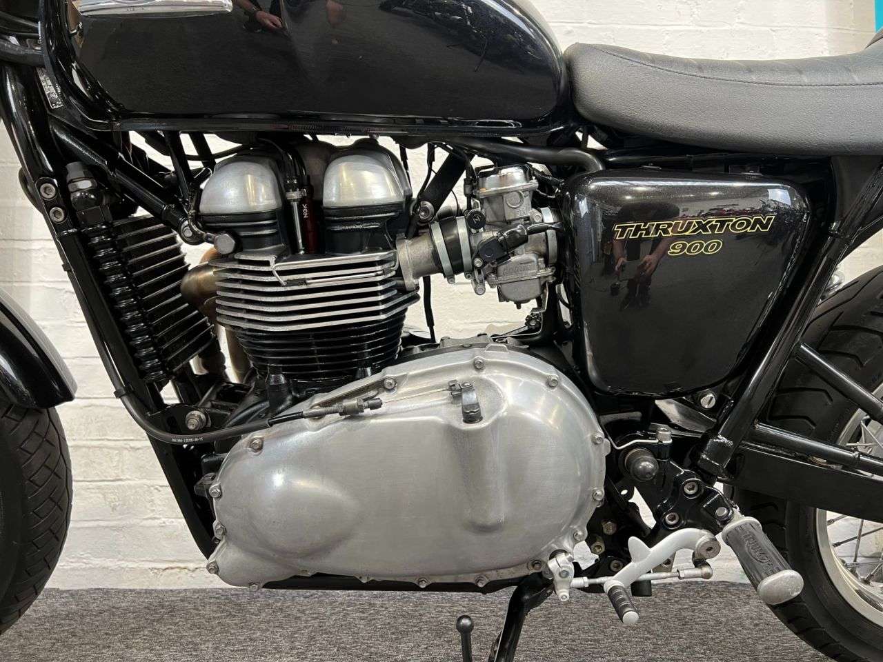 2016 TRIUMPH THRUXTON 2016 TRIUMPH THRUXTON