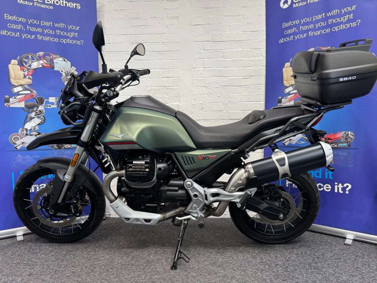 2022 MOTO GUZZI V85 2022 MOTO GUZZI V85