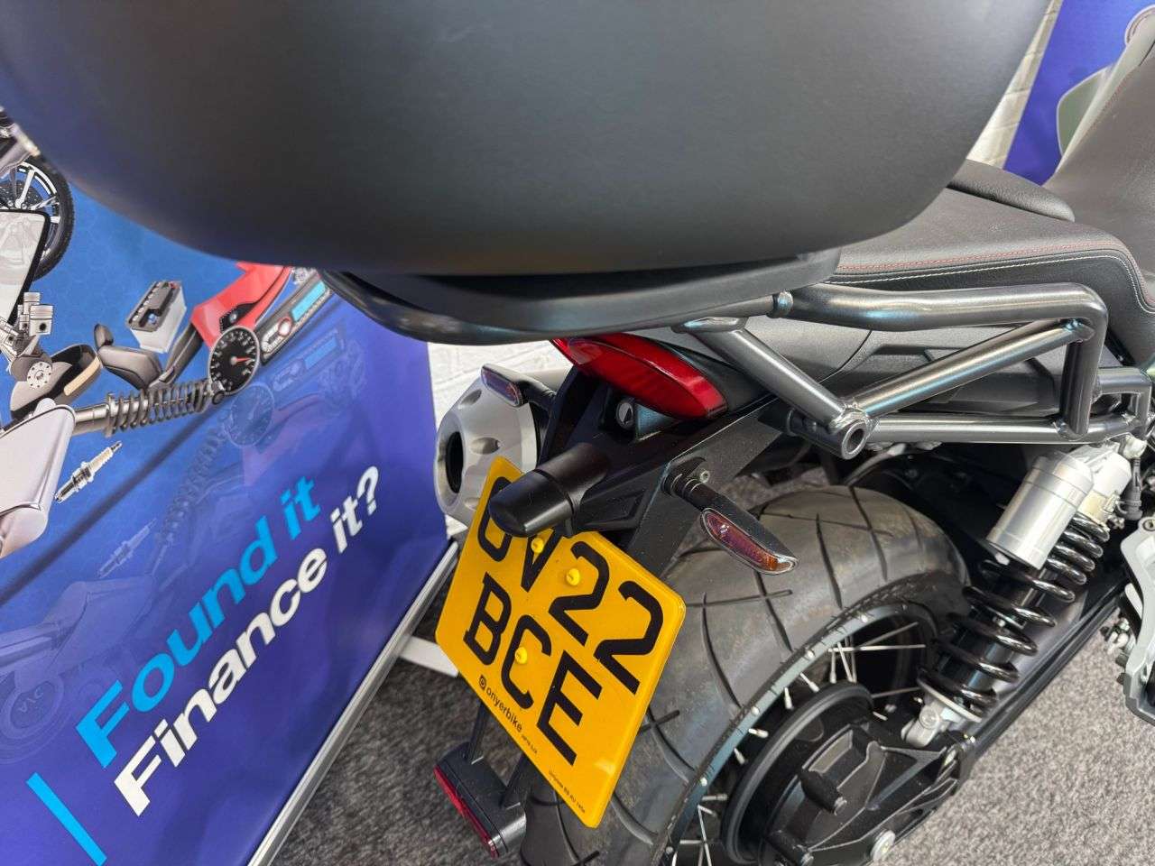 2022 MOTO GUZZI V85 2022 MOTO GUZZI V85