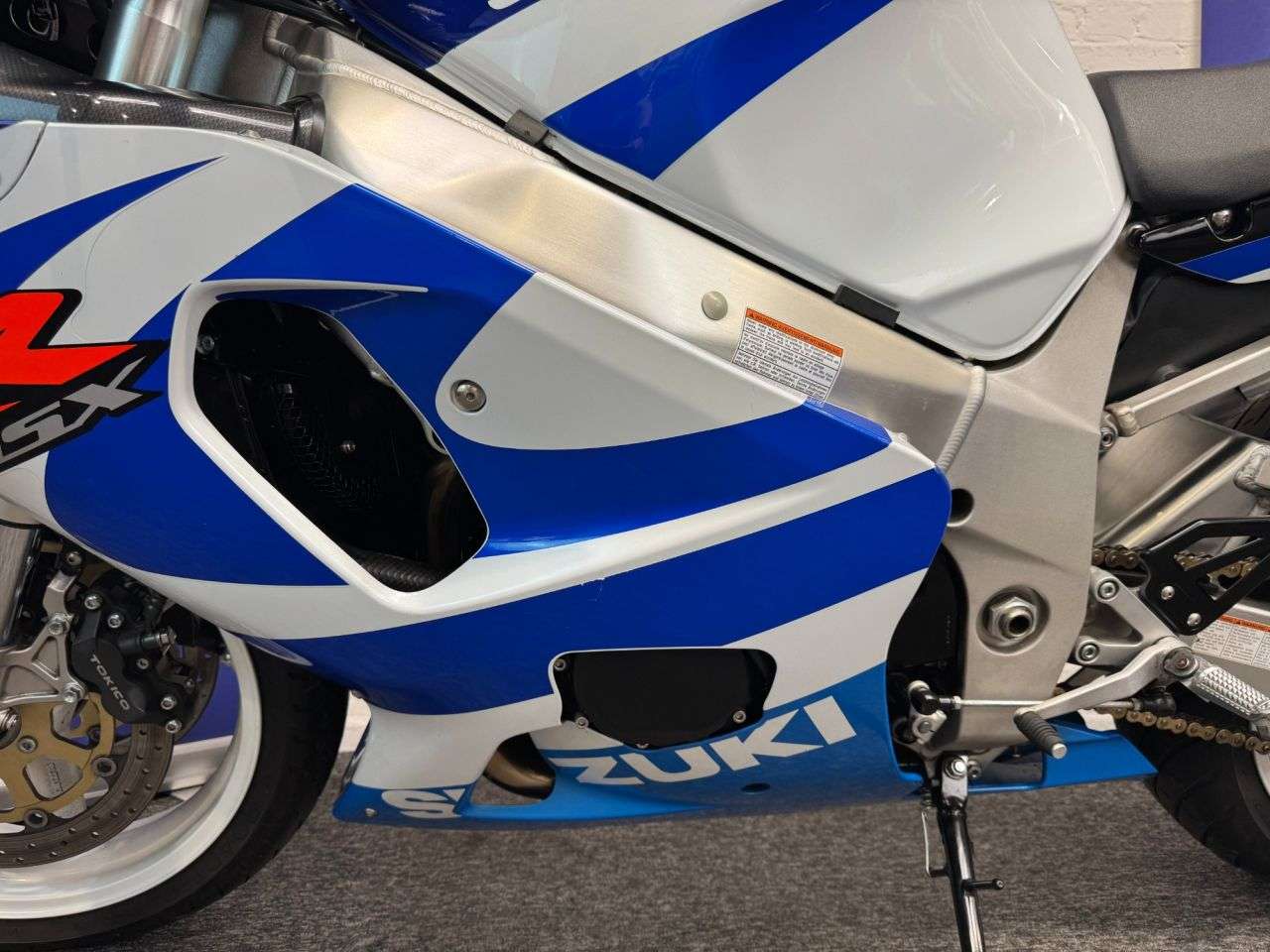 2000 SUZUKI GSX-R750 2000 SUZUKI GSX-R750