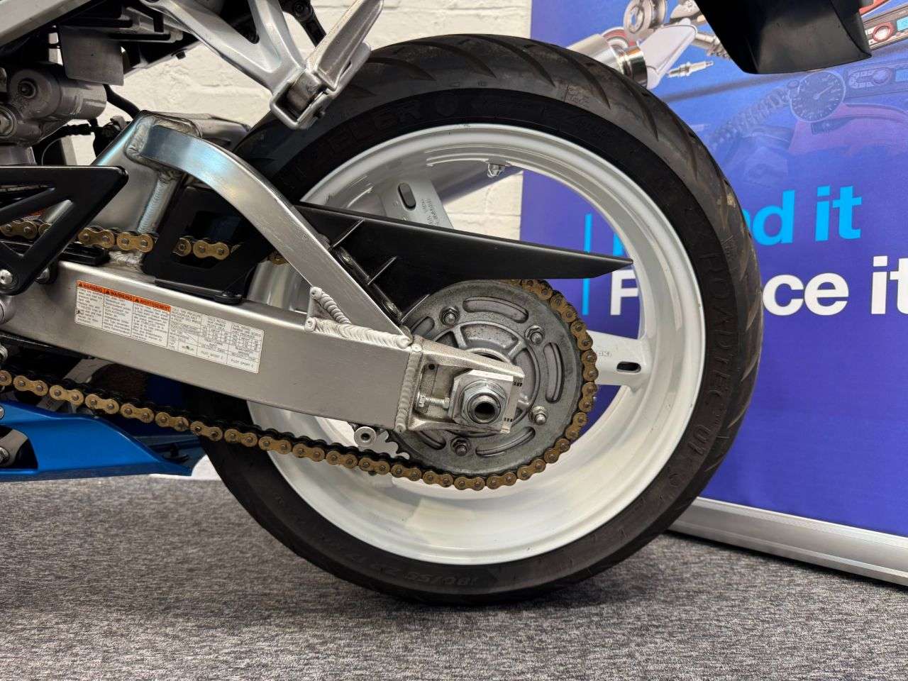 2000 SUZUKI GSX-R750 2000 SUZUKI GSX-R750