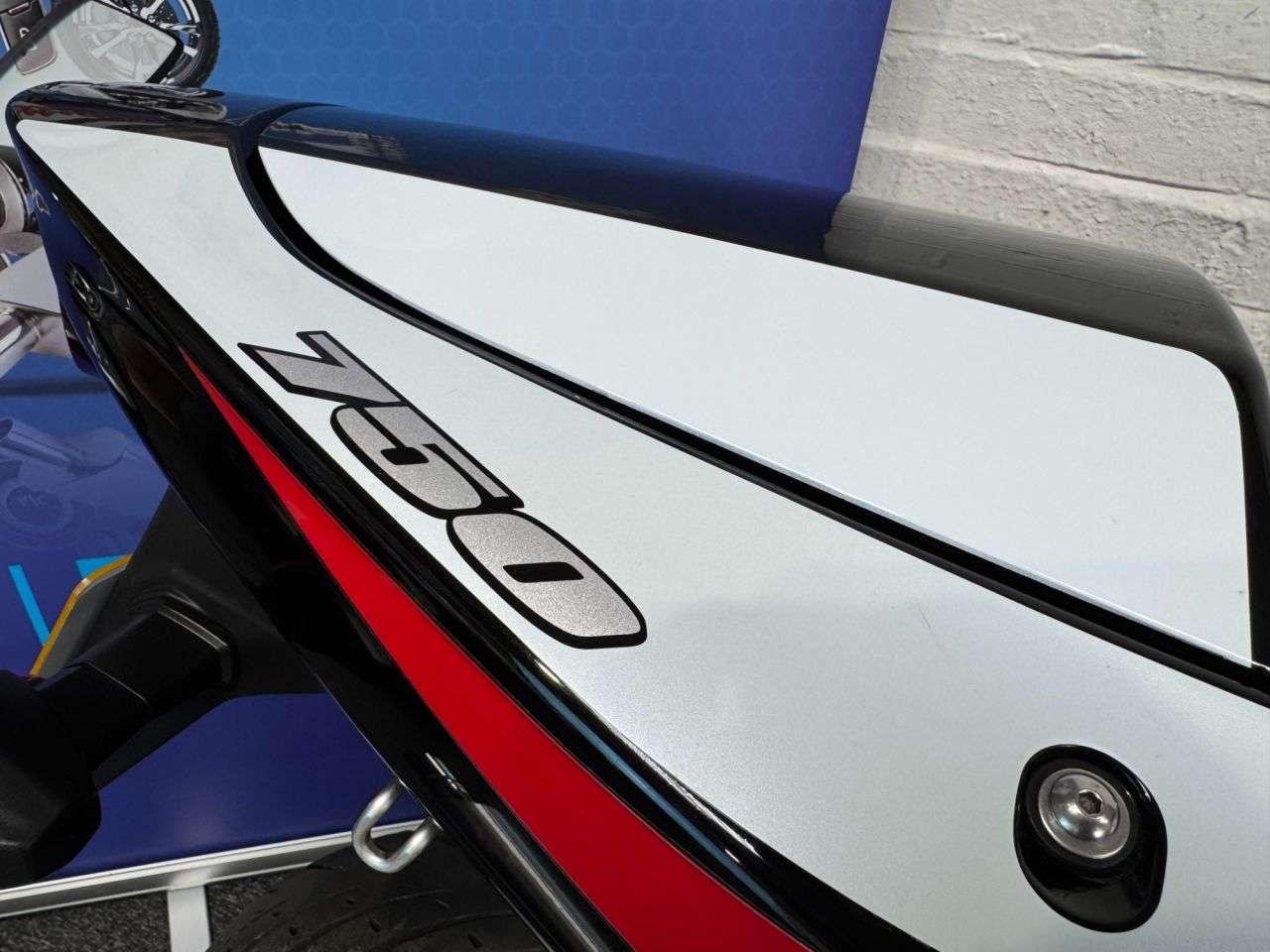 2000 SUZUKI GSX-R750 2000 SUZUKI GSX-R750