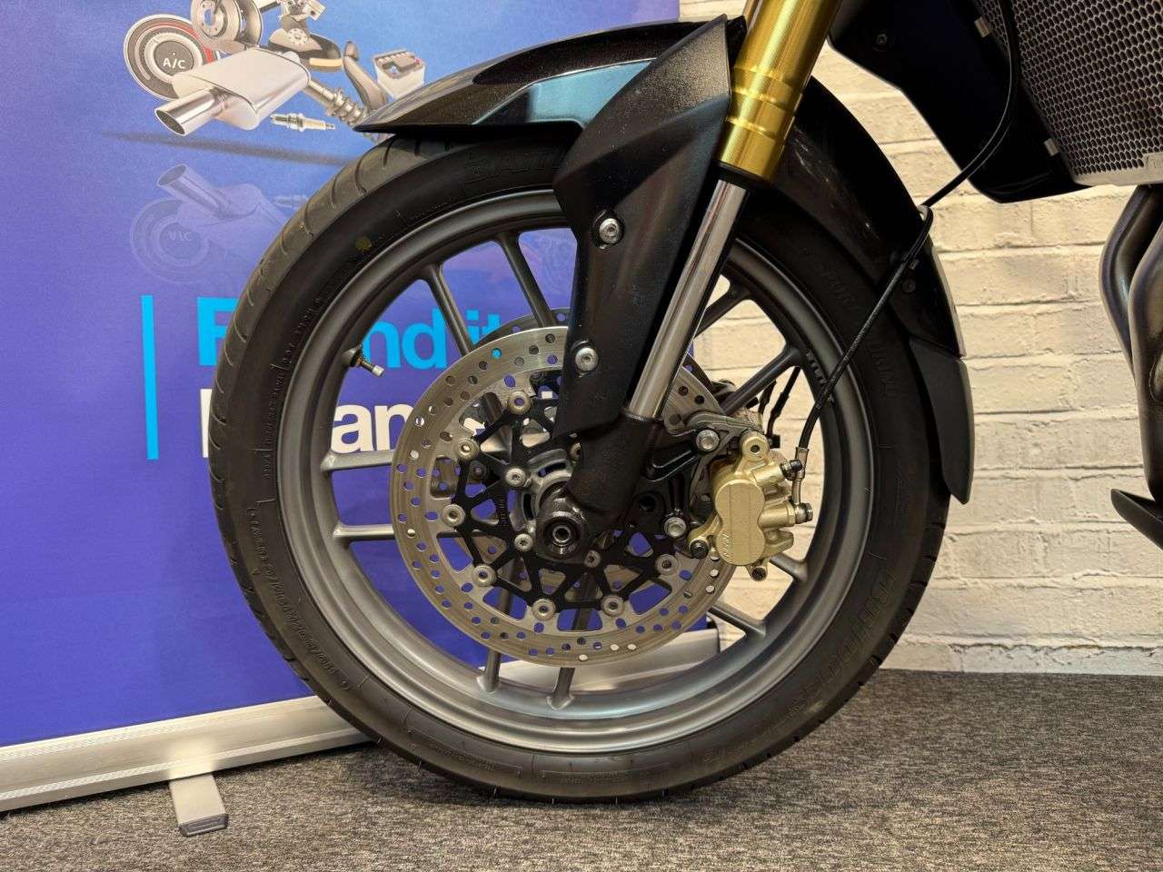 2013 TRIUMPH TIGER 800 2013 TRIUMPH TIGER 800