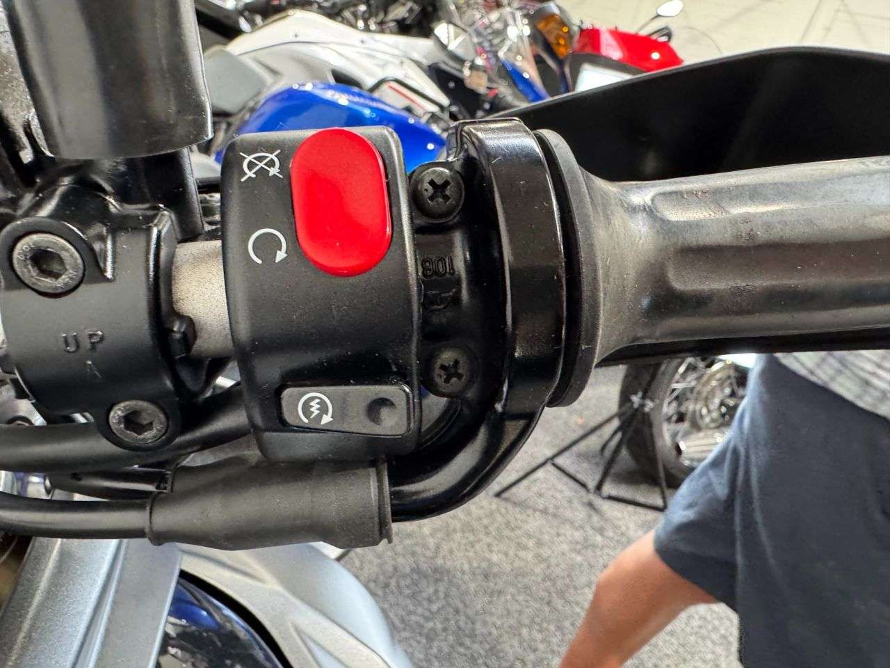 2013 TRIUMPH TIGER 800 2013 TRIUMPH TIGER 800