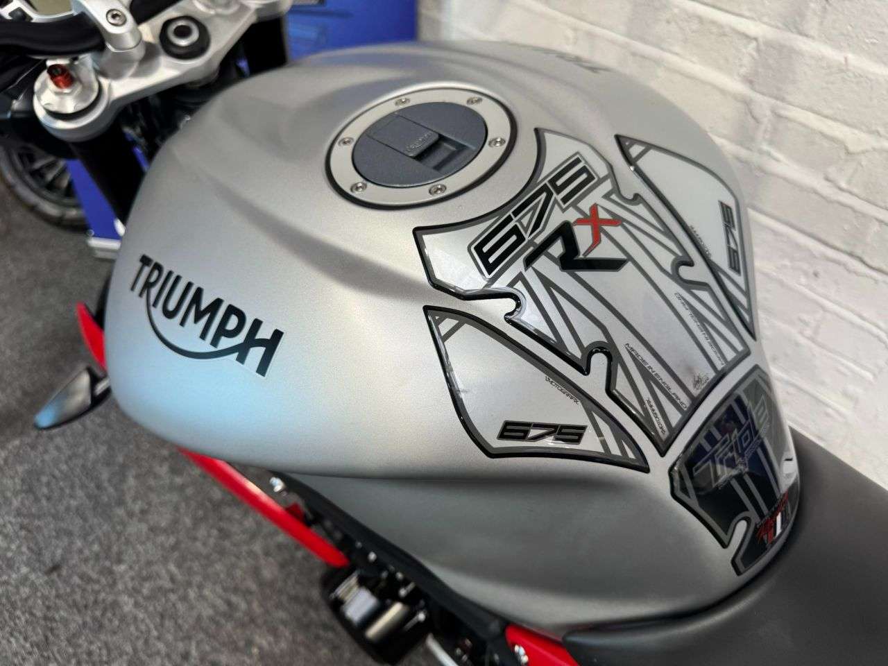 2015 TRIUMPH STREET TRIPLE 675 2015 TRIUMPH STREET TRIPLE 675