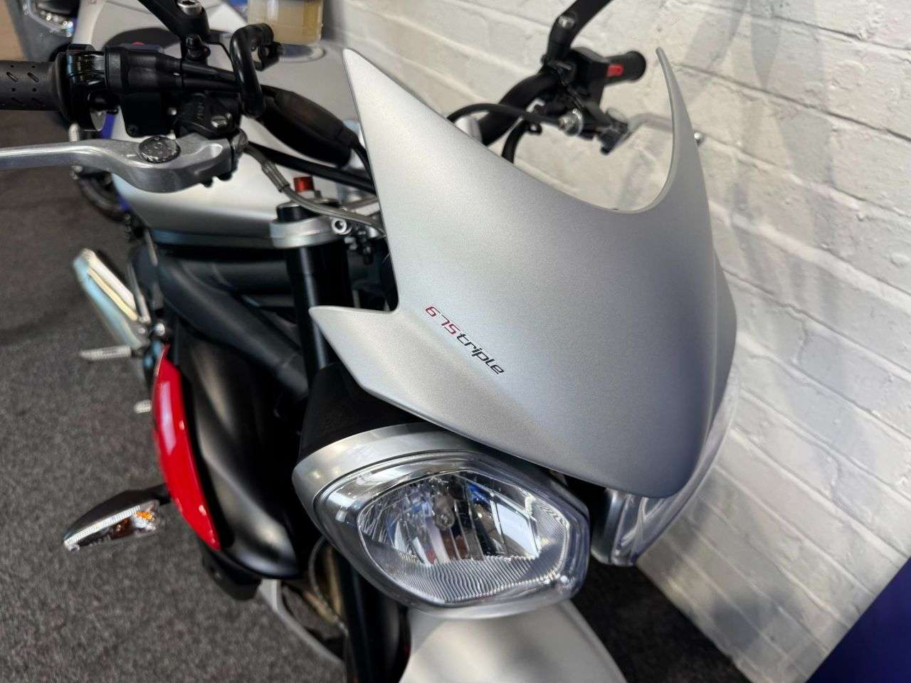 2015 TRIUMPH STREET TRIPLE 675 2015 TRIUMPH STREET TRIPLE 675