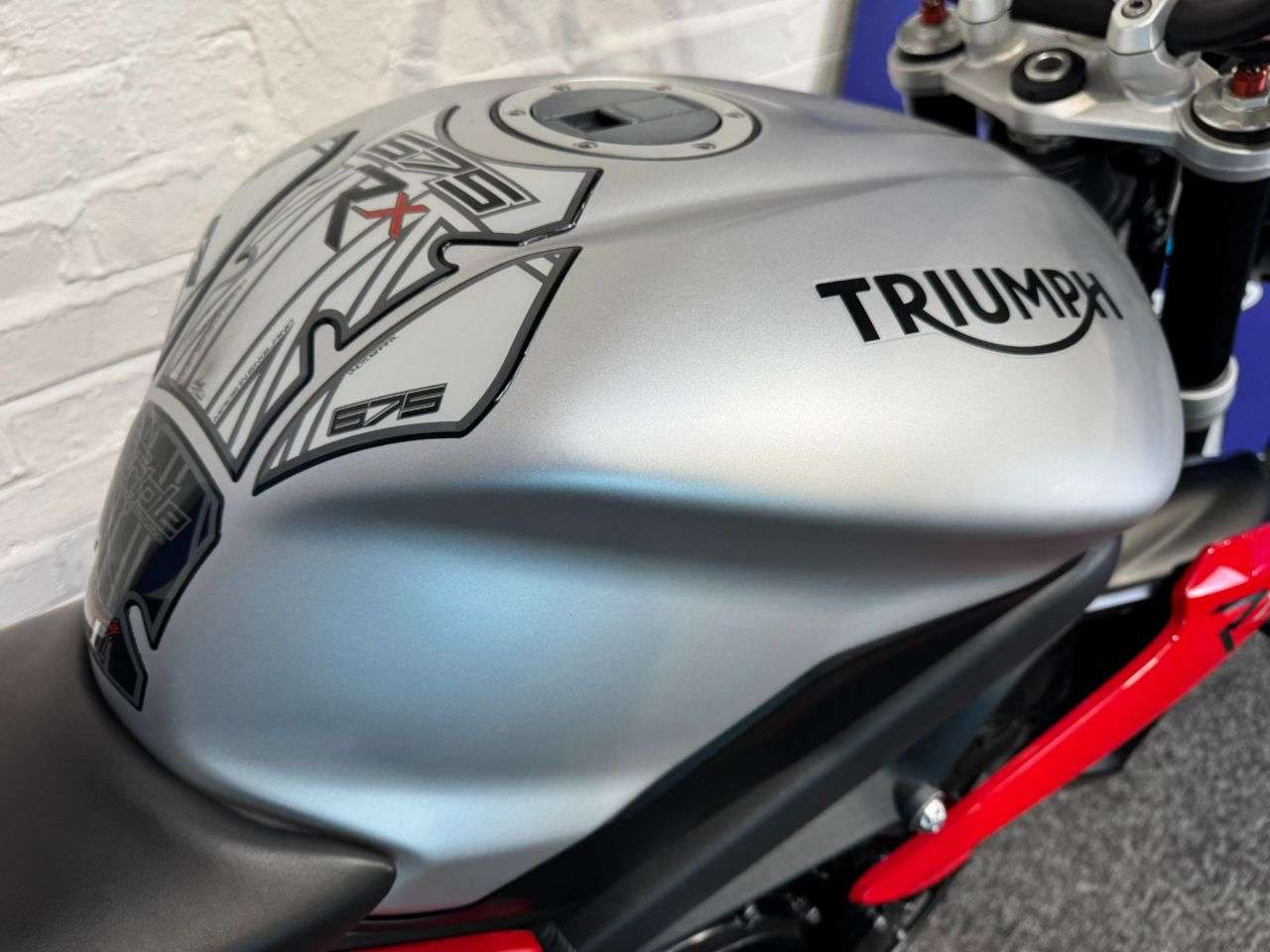 2015 TRIUMPH STREET TRIPLE 675 2015 TRIUMPH STREET TRIPLE 675