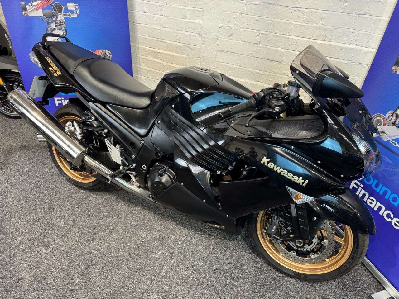 2010 KAWASAKI ZZR1400 2010 KAWASAKI ZZR1400