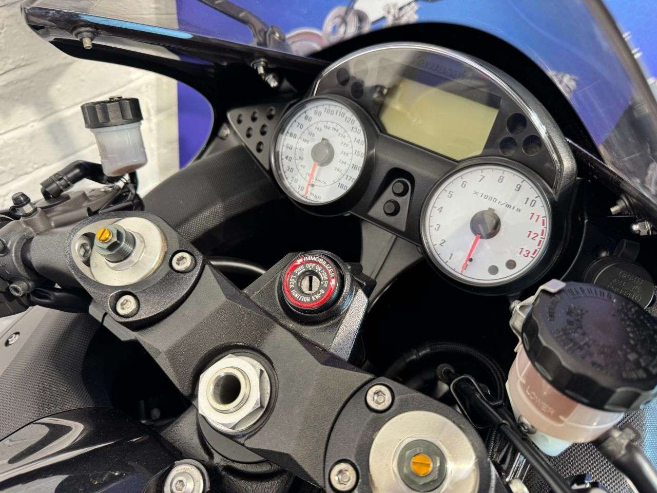 2010 KAWASAKI ZZR1400 2010 KAWASAKI ZZR1400